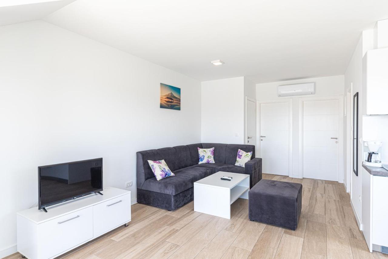 Blue View Apartment โตรกีร์ ภายนอก รูปภาพ