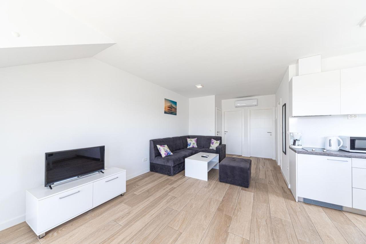 Blue View Apartment โตรกีร์ ภายนอก รูปภาพ