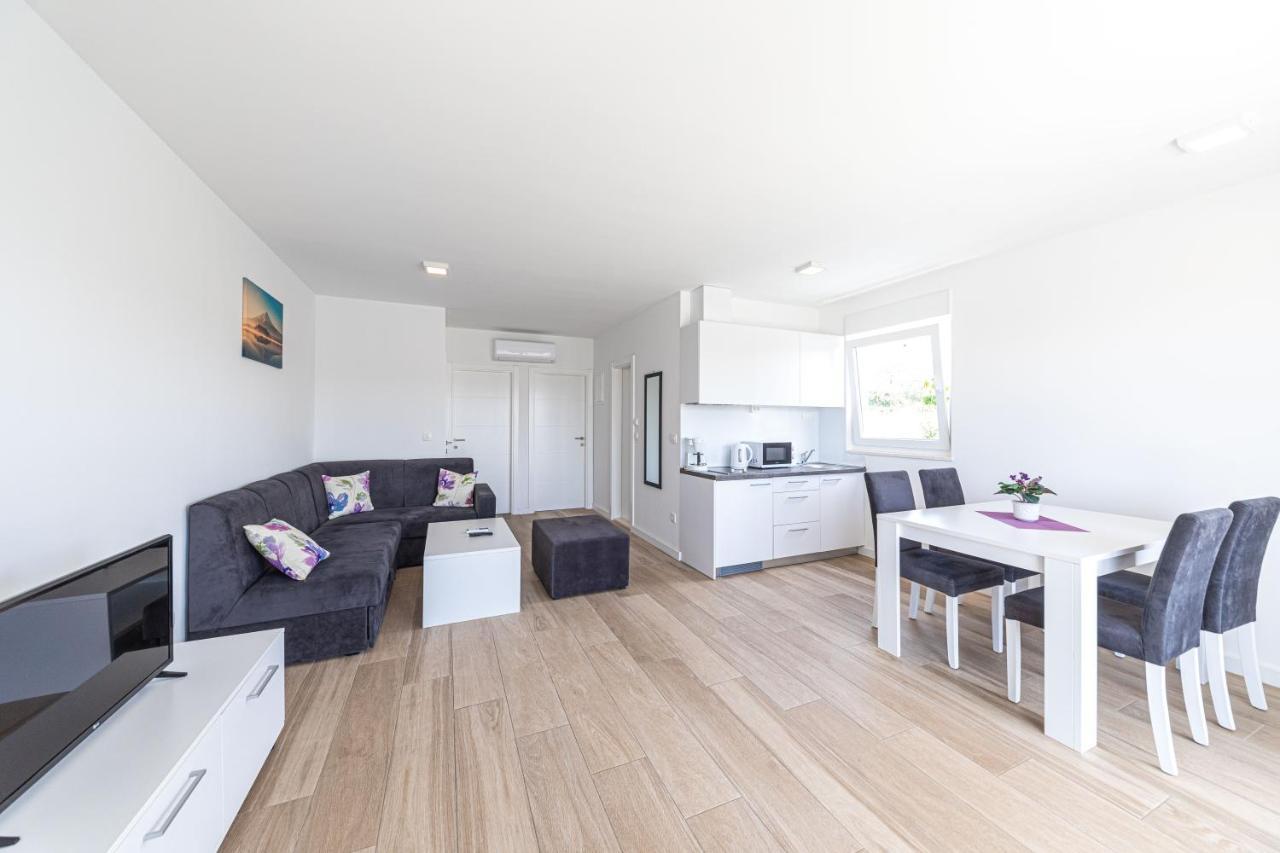 Blue View Apartment โตรกีร์ ภายนอก รูปภาพ