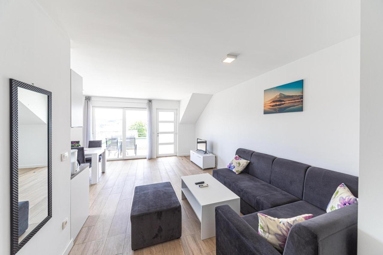 Blue View Apartment โตรกีร์ ภายนอก รูปภาพ